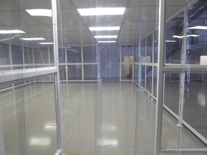 Strip curtain for softwall cleanroom