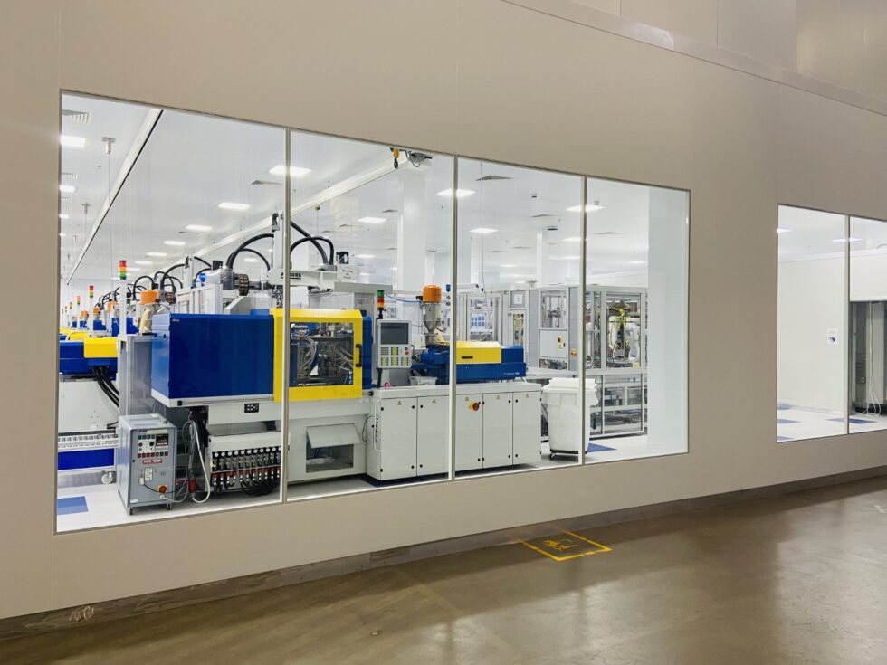 Injection molding cleanroom